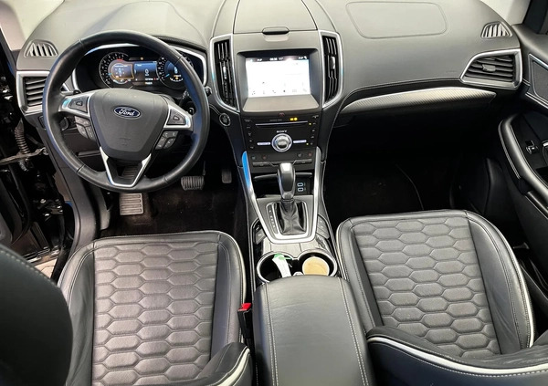 Ford EDGE cena 113900 przebieg: 100700, rok produkcji 2018 z Morąg małe 211